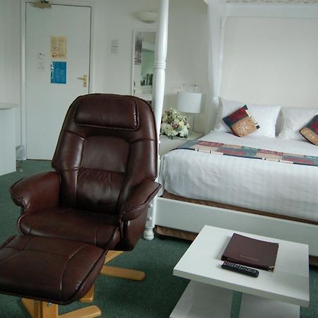 The Wight Hotell Sandown Rum bild